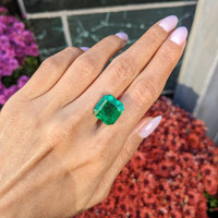 12.76 Ct. Emerald from Zambia Life Style