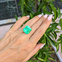 13.61 Ct. Emerald from Colombia Life Style