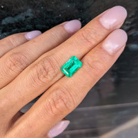 2.31 Ct. Emerald from Colombia Life Style