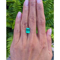 2.48 Ct. Emerald from Colombia Life Style