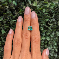 1.65 Ct. Emerald from Colombia Life Style