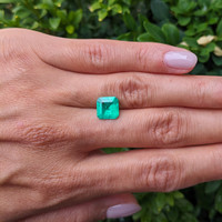 2.09 Ct. Emerald from Colombia Life Style
