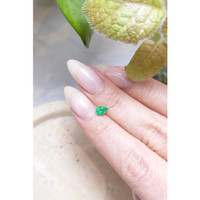 0.40 Ct. Emerald from Zambia Life Style
