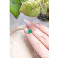 1.42 Ct. Emerald from Afghanistan Life Style