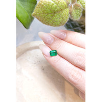 1.34 Ct. Emerald from Afghanistan Life Style