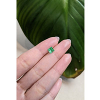 0.85 Ct. Emerald from Afghanistan Life Style