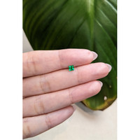 0.23 Ct. Emerald from Afghanistan Life Style