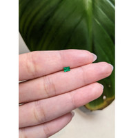 0.22 Ct. Emerald from Afghanistan Life Style