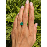2.53 Ct. Emerald from Colombia Life Style