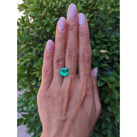 4.98 Ct. Emerald from Colombia Life Style