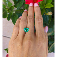 2.20 Ct. Emerald from Colombia Life Style