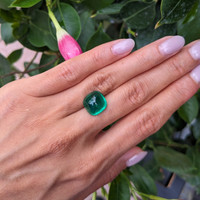9.34 Ct. Cabochon Emerald from Colombia Life Style