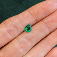 0.58 Ct. Emerald from Colombia Life Style