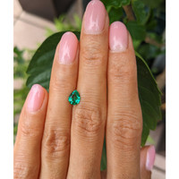 0.58 Ct. Emerald from Colombia Life Style