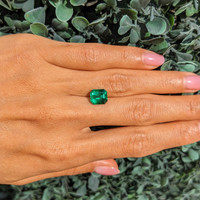 2.94 Ct. Emerald from Colombia Life Style