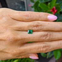 0.94 Ct. Emerald from Colombia Life Style