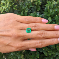 2.23 Ct. Emerald from Colombia Life Style