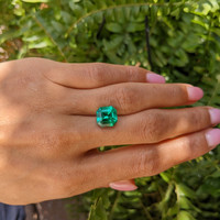 4.47 Ct. Emerald from Colombia Life Style