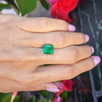 3.43 Ct. Emerald from Zambia Life Style