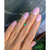 0.18 Ct. Emerald from Afghanistan Life Style