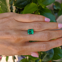 2.29 Ct. Emerald from Colombia Life Style