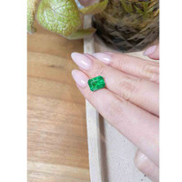 3.92 Ct. Emerald from Zambia Life Style