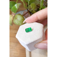 2.38 Ct. Emerald from Zambia Life Style