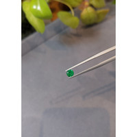 0.35 Ct. Emerald from Zambia Life Style