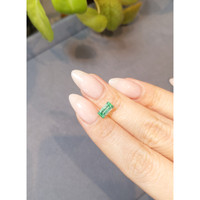 0.82 Ct. Emerald from Afghanistan Life Style