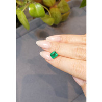 1.94 Ct. Emerald from Afghanistan Life Style