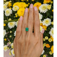 2.09 Ct. Emerald from Colombia Life Style