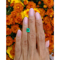 1.07 Ct. Emerald from Colombia Life Style