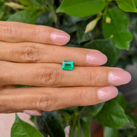 1.07 Ct. Emerald from Colombia Life Style