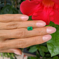 1.21 Ct. Emerald from Colombia Life Style
