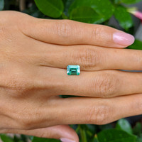 1.04 Ct. Emerald from Colombia Life Style