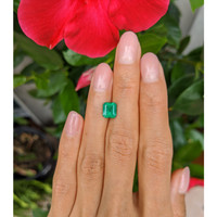 1.52 Ct. Emerald from Colombia Life Style