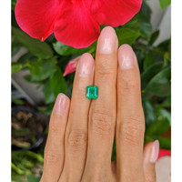 1.52 Ct. Emerald from Colombia Life Style