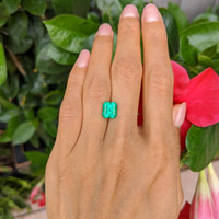 2.23 Ct. Emerald from Colombia Life Style