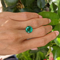 4.73 Ct. Emerald from Colombia Life Style