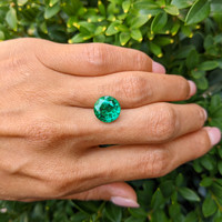 4.73 Ct. Emerald from Colombia Life Style