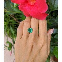 2.45 Ct. Emerald from Colombia Life Style