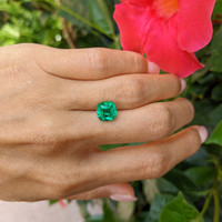 3.12 Ct. Emerald from Colombia Life Style