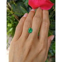1.90 Ct. Emerald from Colombia Life Style
