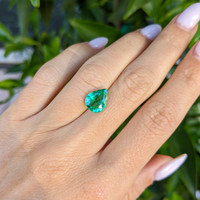 2.53 Ct. Emerald from Zambia Life Style