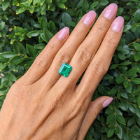 3.89 Ct. Emerald from Colombia Life Style
