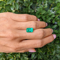 3.30 Ct. Emerald from Colombia Life Style