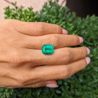 5.31 Ct. Emerald from Colombia Life Style