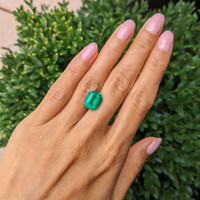 5.31 Ct. Emerald from Colombia Life Style