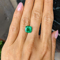 3.65 Ct. Emerald from Colombia Life Style