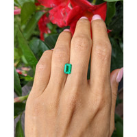 1.11 Ct. Emerald from Colombia Life Style